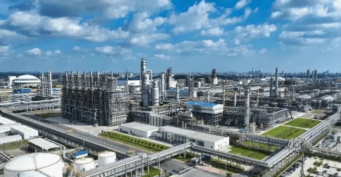 广西石化项目投料开车成功 太阳集团tyc122cc十一台设备覆盖生产全流程